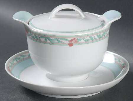 Ferrara (Galleria Shape) Round Gravy Boat & Lid with Underlate
