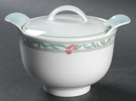 Ferrara (Galleria Shape) Round Gravy Boat & Lid