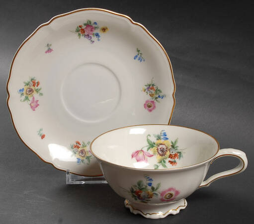 The Franklin Footed Cup & Saucer Set