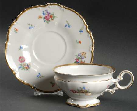 The Franklin Footed Cup & Saucer Set