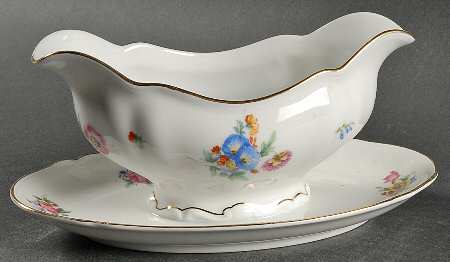The Franklin Gravy Boat with Attached Underplate
