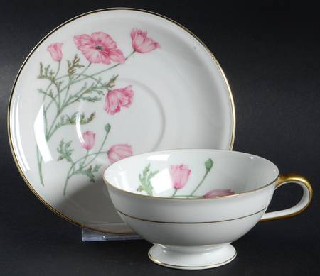 The Hampton Footed Cup & Saucer Set