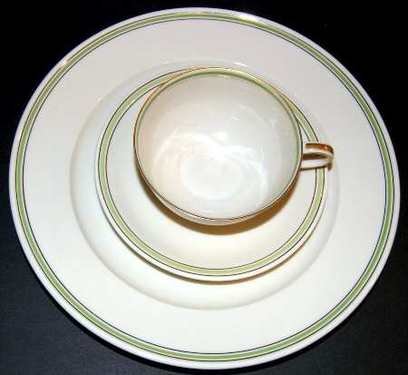 HUT104 Footed Cup & Saucer Set