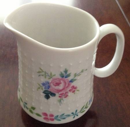 HUT111 Creamer