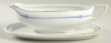 2101 Gravy Boat with Attached Underplate