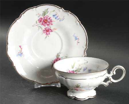 HUT18 Footed Cup & Saucer Set