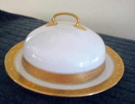 HUT184 Round Covered Butter