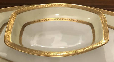 HUT219 9" Oval Vegetable Bowl