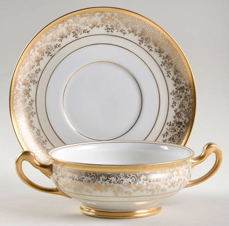 HUT220 Footed Cream Soup Bowl & Saucer Set