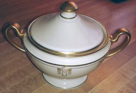 Colonial Gold Sugar Bowl & Lid