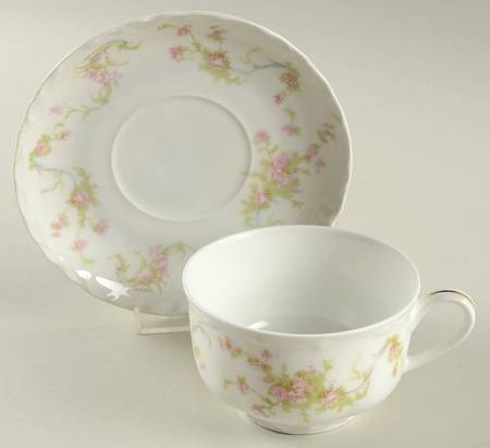 HUT23 Flat Cup & Saucer Set