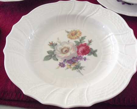 HUT232 Large Rim Soup Bowl