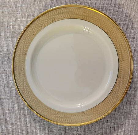 HUT243 Salad Plate