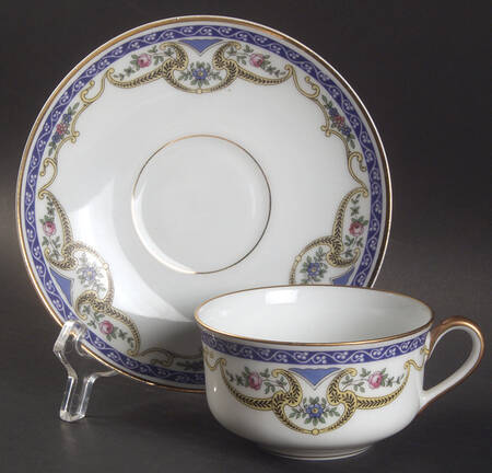 HUT253 Flat Cup & Saucer Set