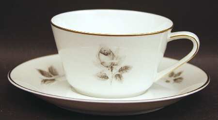 HUT27 Flat Cup & Saucer Set