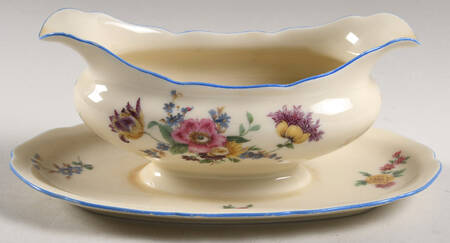 11872 Gravy Boat with Attached Underplate