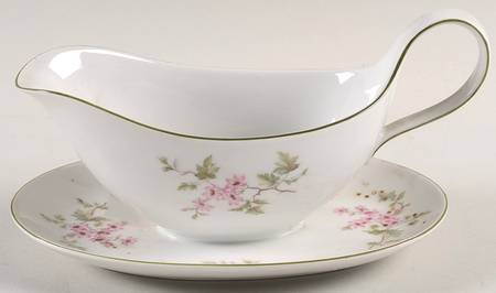 HUT2 (Green Trim) Gravy Boat with Attached Underplate