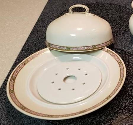 HUT339 Round Covered Butter
