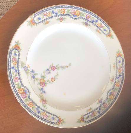 HUT349 Luncheon Plate