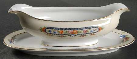 HUT349 Gravy Boat with Attached Underplate