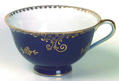 HUT35 Footed Cup