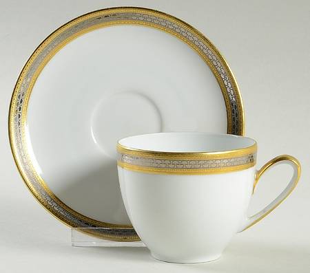 04586 Flat Cup & Saucer Set