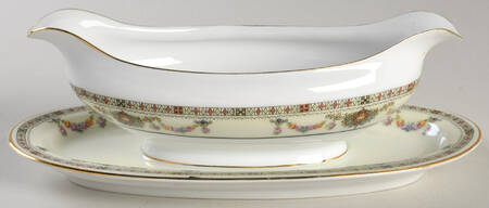 HUT4 Gravy Boat with Attached Underplate