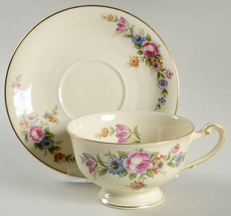 HUT401 Footed Cup & Saucer Set