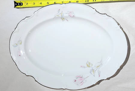 HUT440 16" Oval Serving Platter