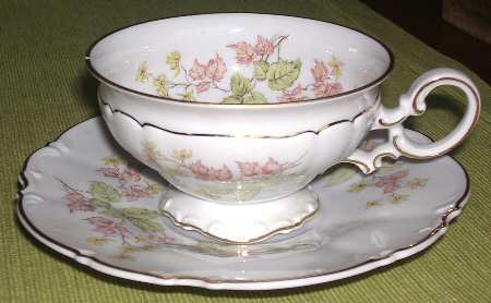 8520 Footed Cup & Saucer Set