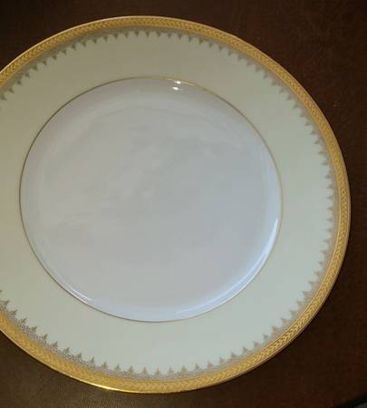 HUT456 Dinner Plate