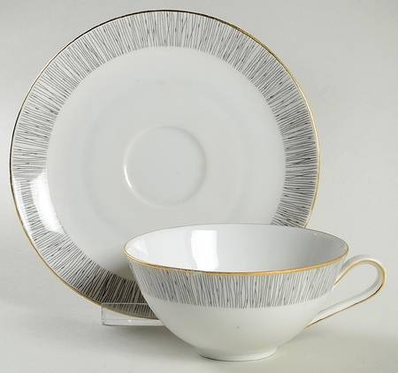 HUT462 Flat Cup & Saucer Set