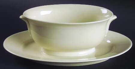 HUT469 Gravy Boat with Attached Underplate