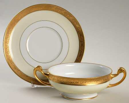 HUT5 Footed Cream Soup Bowl & Saucer Set