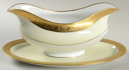 HUT5 Gravy Boat with Attached Underplate