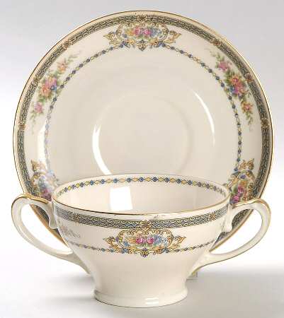 HUT50 Footed Bouillon Cup & Saucer