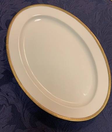 HUT512 12" Oval Serving Platter