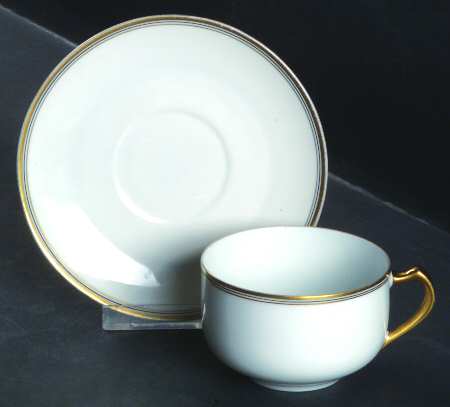 HUT517 Flat Cup & Saucer Set