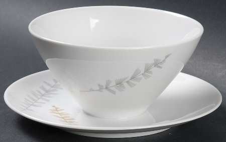 8895 (No Trim) Gravy Boat with Attached Underplate