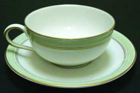 HUT536 Flat Cup & Saucer Set
