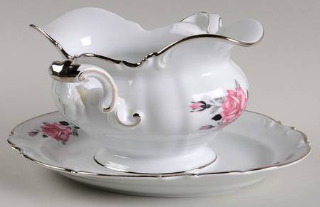 HUT55 Gravy Boat with Attached Underplate by Hutschenreuther