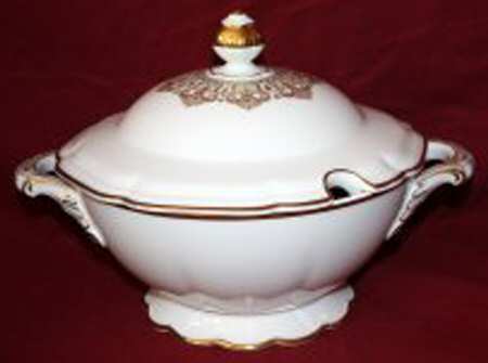 HUT572 Tureen &  Lid