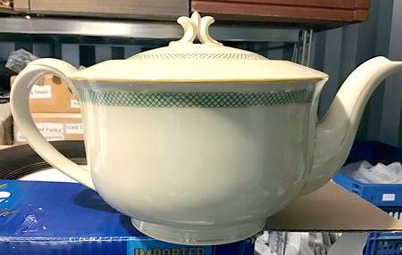 HUT74 Teapot & Lid