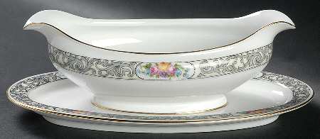HUT9 Gravy Boat with Attached Underplate