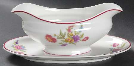 HUT95 Gravy Boat with Attached Underplate by Hutschenreuther