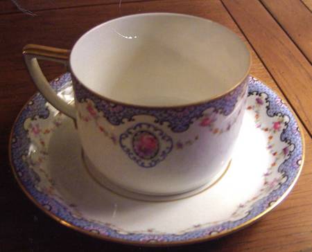 HUT96 Flat Cup & Saucer Set