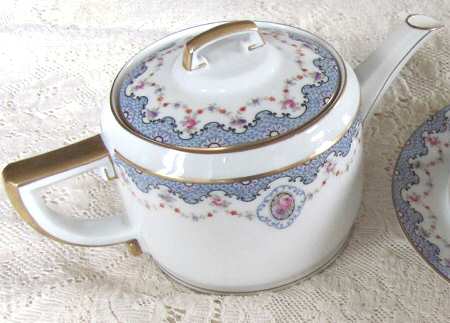 HUT96 Teapot & Lid