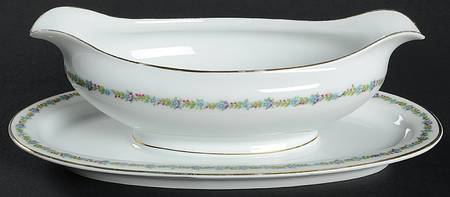 HUT98 Gravy Boat with Attached Underplate