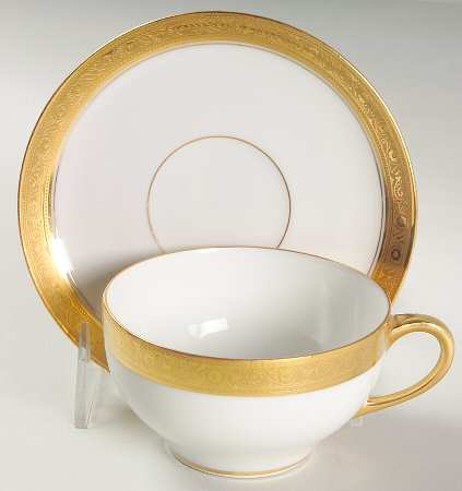 HUT99 Flat Cup & Saucer Set