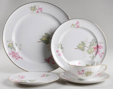 The Idlewild 5 Piece Place Setting